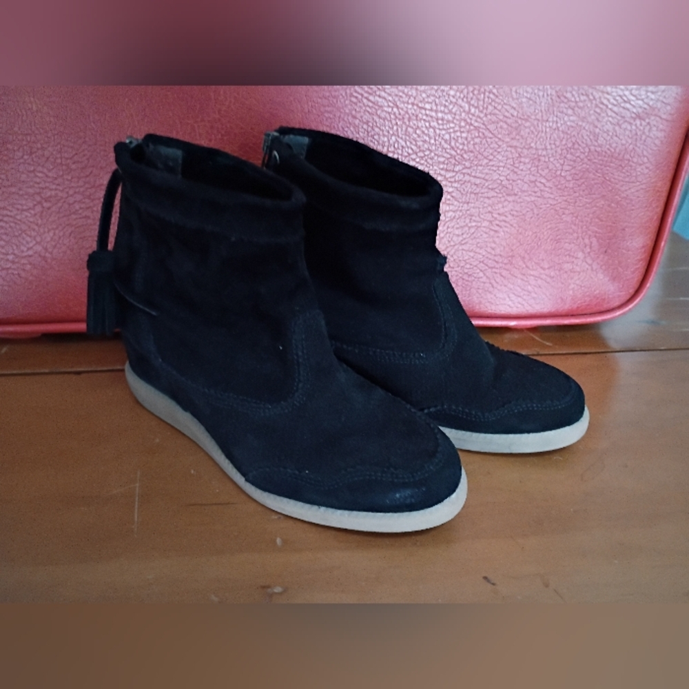 Brusque Black Suede Ankle Boots